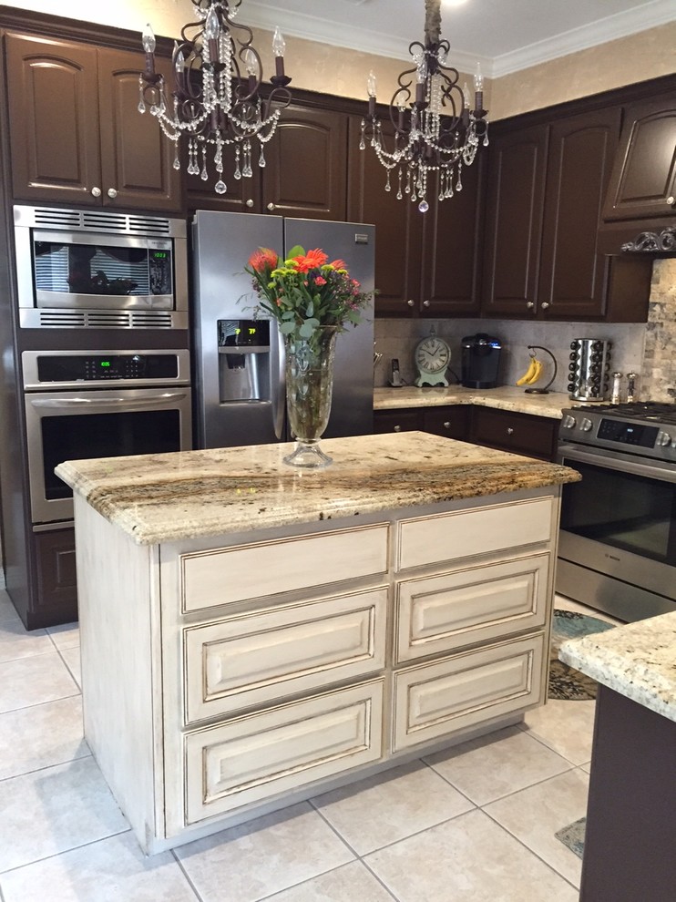Cypress kitchen remodel Transitional Kitchen Houston by Seek