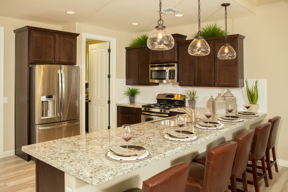 Design ideas for a traditional kitchen in Phoenix.