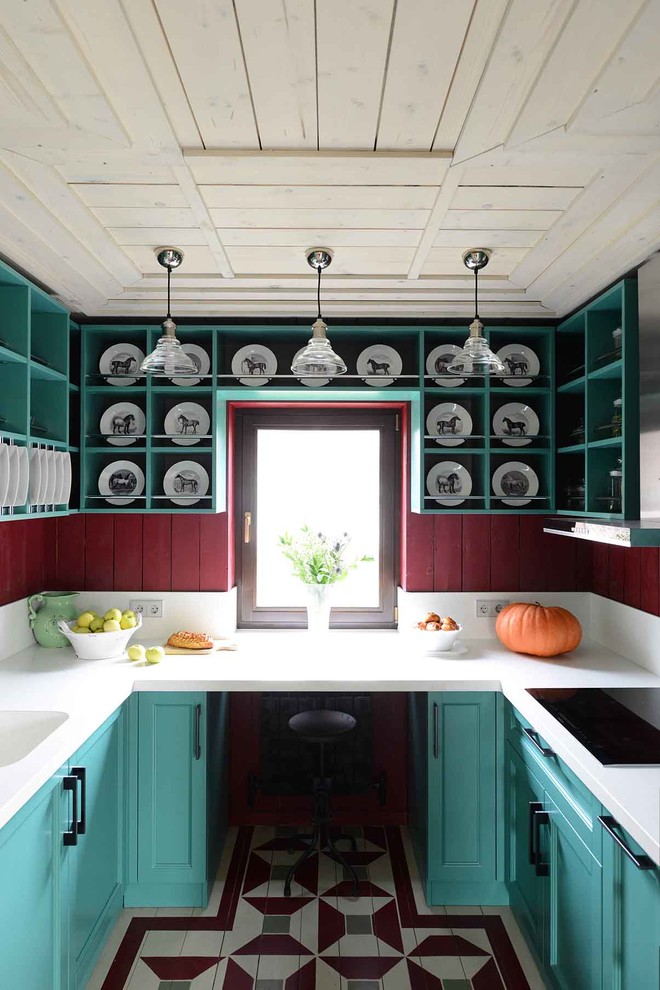 Design ideas for a country u-shaped kitchen in Moscow with an integrated sink, shaker cabinets, green cabinets, red splashback and no island.