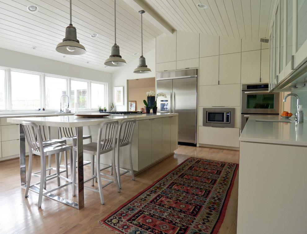 Источник вдохновения для домашнего уюта: кухня в современном стиле с окном