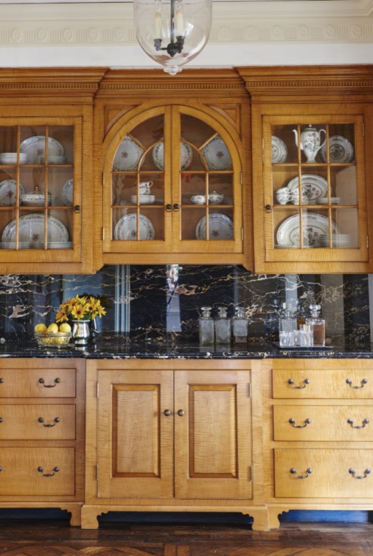 Inspiration for a classic kitchen in New York.