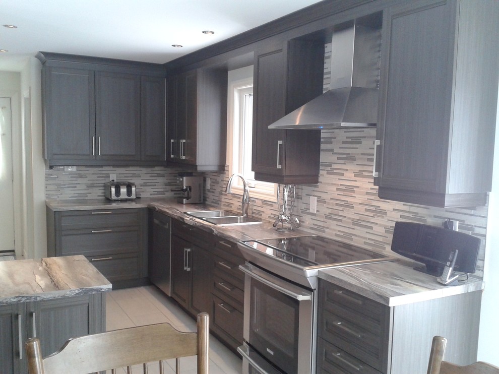 Dark polyester kitchen Contemporary Kitchen Ottawa by Les