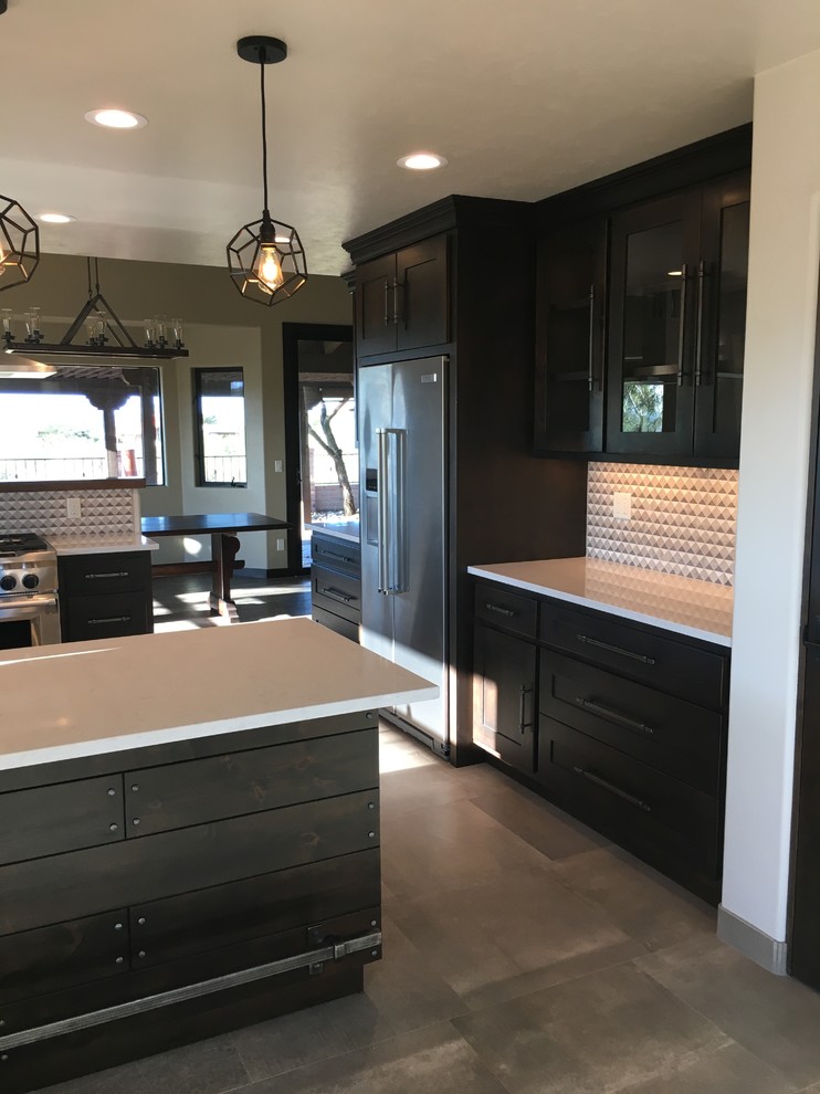 Design ideas for a modern kitchen in Phoenix.