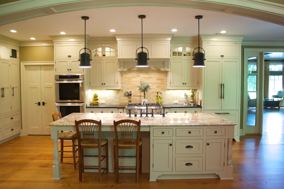 Inspiration for a craftsman kitchen remodel in Louisville