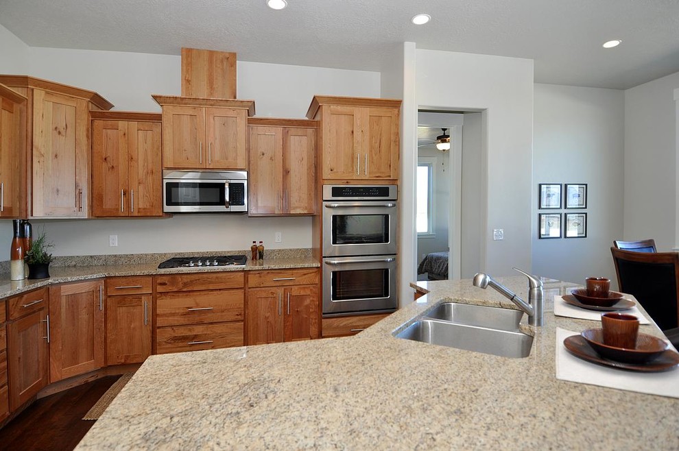 Example of an arts and crafts kitchen design in Salt Lake City