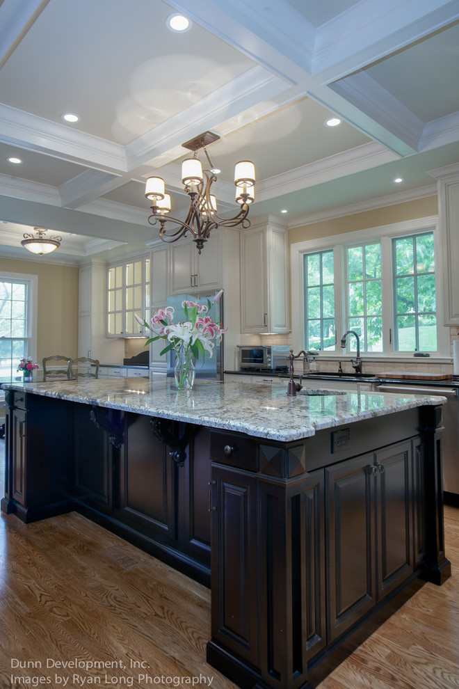 This is an example of a classic kitchen in Nashville.