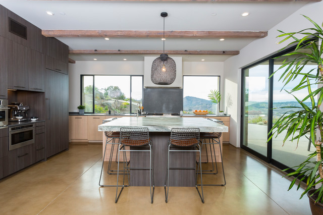 12 Kitchens That Wow With Wood Cabinets