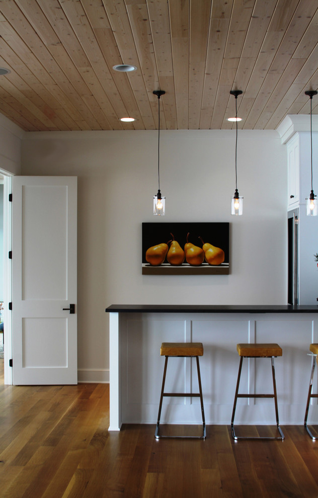 Inspiration for a contemporary kitchen remodel in Minneapolis