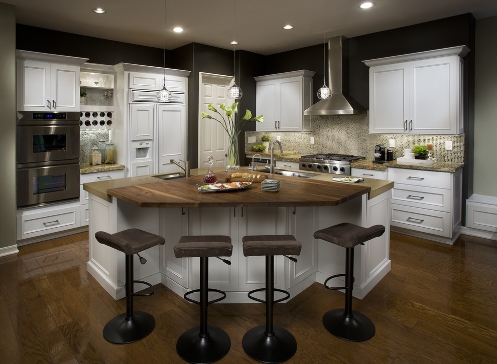 Example of a transitional kitchen design in Portland