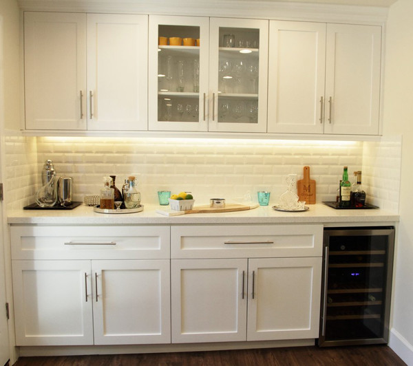 Different Shades of White for Added Grace Modern Kitchen Los