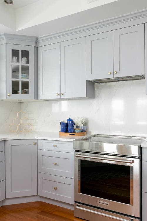 24+ Black Cabinets with Brass Hardware ( ELEGANT & GLAMOROUS )