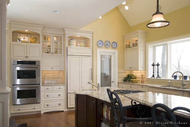 Divine Kitchens LLC - Traditional - Kitchen - Boston - by Divine Design ...