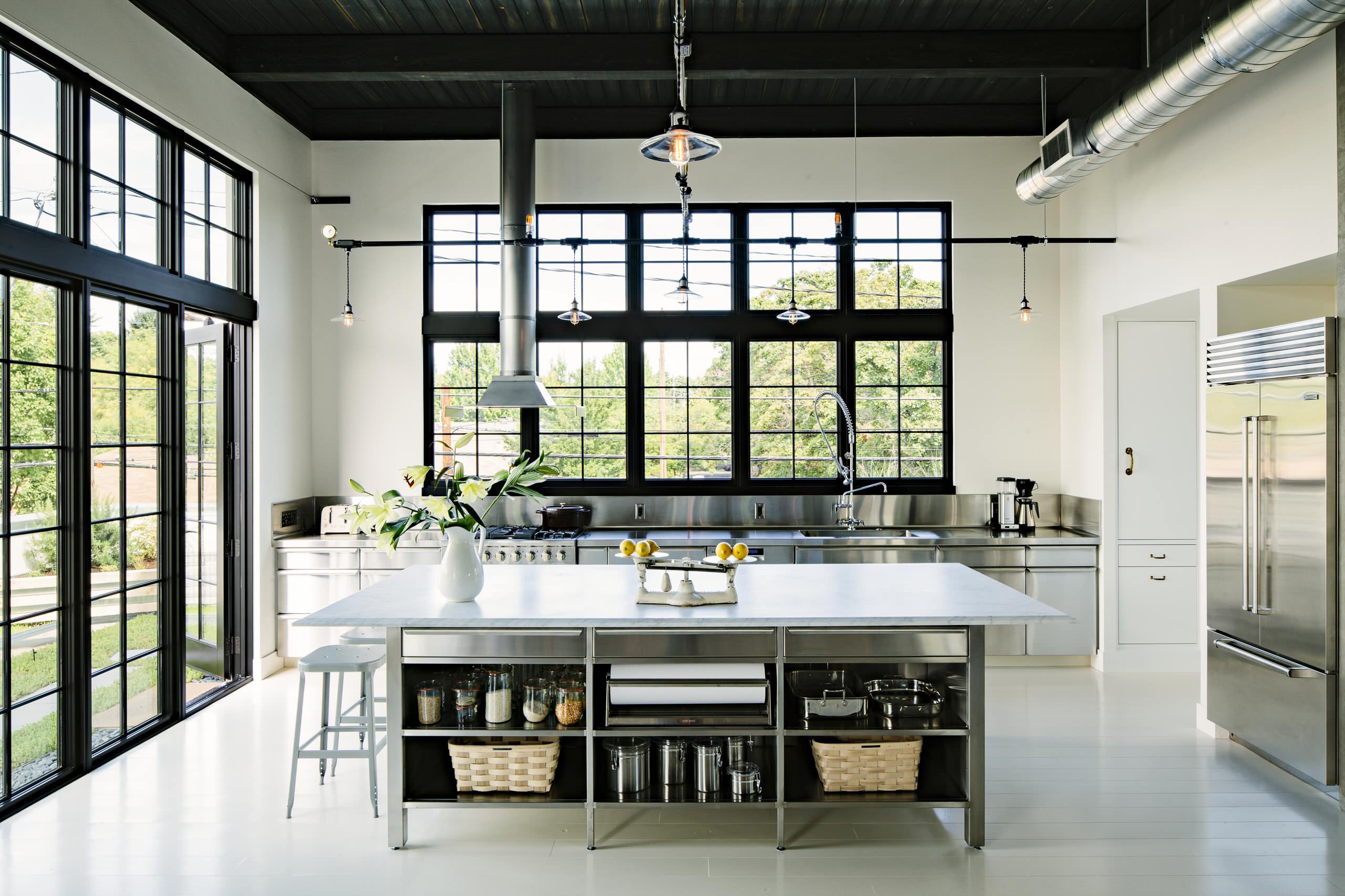 75 Beautiful Kitchen With Stainless Steel Cabinets Pictures Ideas July 2021 Houzz