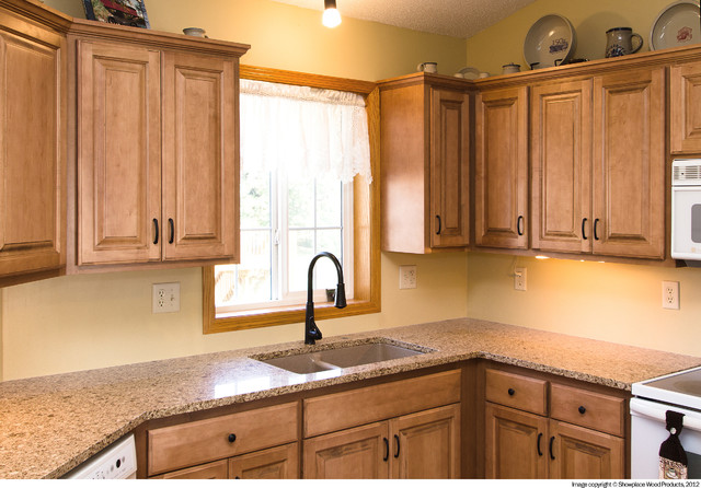 Door Style Covington Species Maple Finish Taupe Traditional 