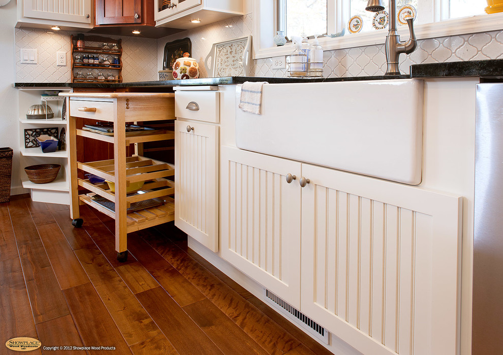 Door style Summit Species Paint Grade Finish Soft Cream