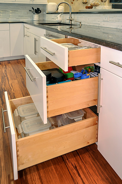 Doug Natalie S Kitchen Contemporary Kitchen Chicago By Sebring Design Build Houzz