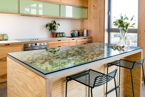 sløring Fradrage Give Glass Countertop Ideas for Edgy and Sleek Kitchen Designs - Backsplash.com  | Kitchen Backsplash Products & Ideas