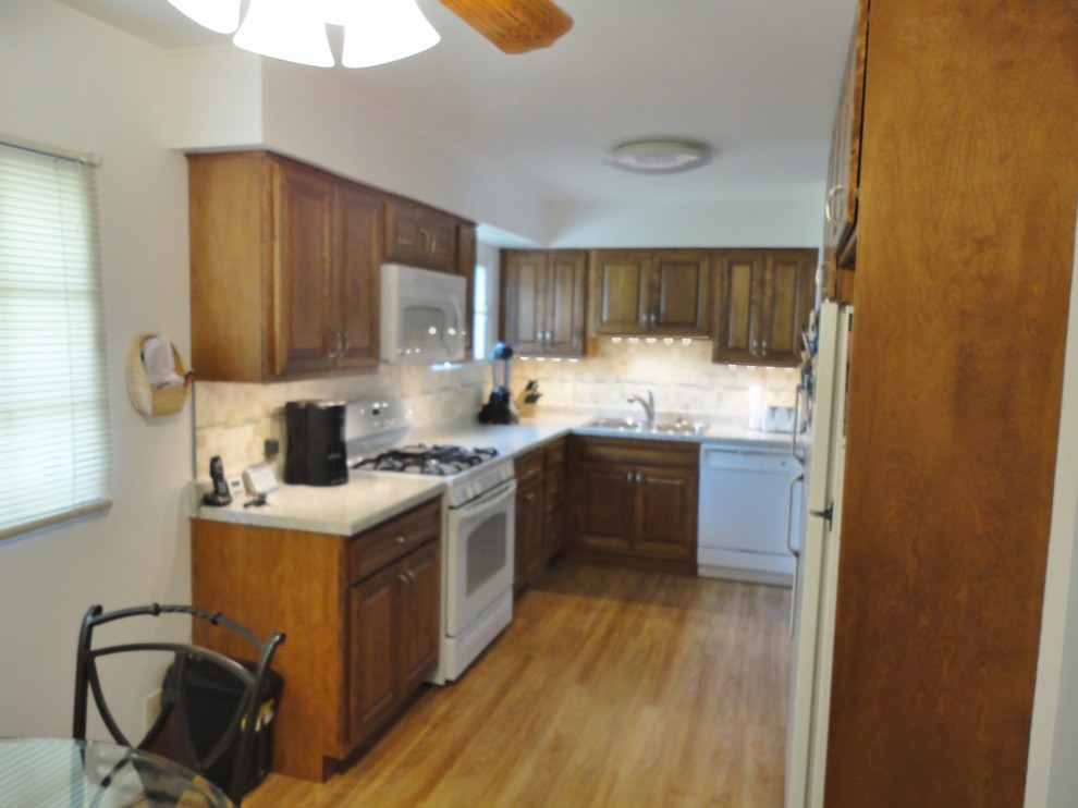 Douglas Street, Joliet IL Traditional Kitchen Chicago by