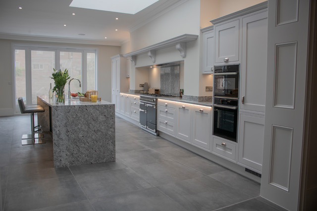 Dove grey kitchen with granite surfaces in Victorian townhouse - Victorian - Kitchen - Devon ...