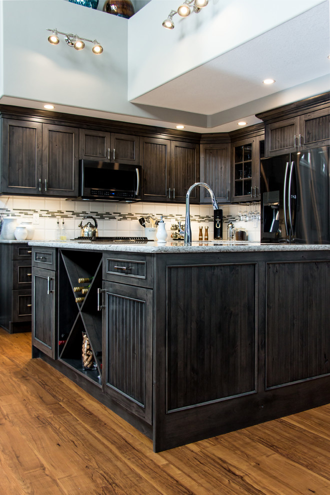 Downtown Red Deer - Farmhouse - Kitchen - Calgary - by KCB Design Build Remodel | Houzz