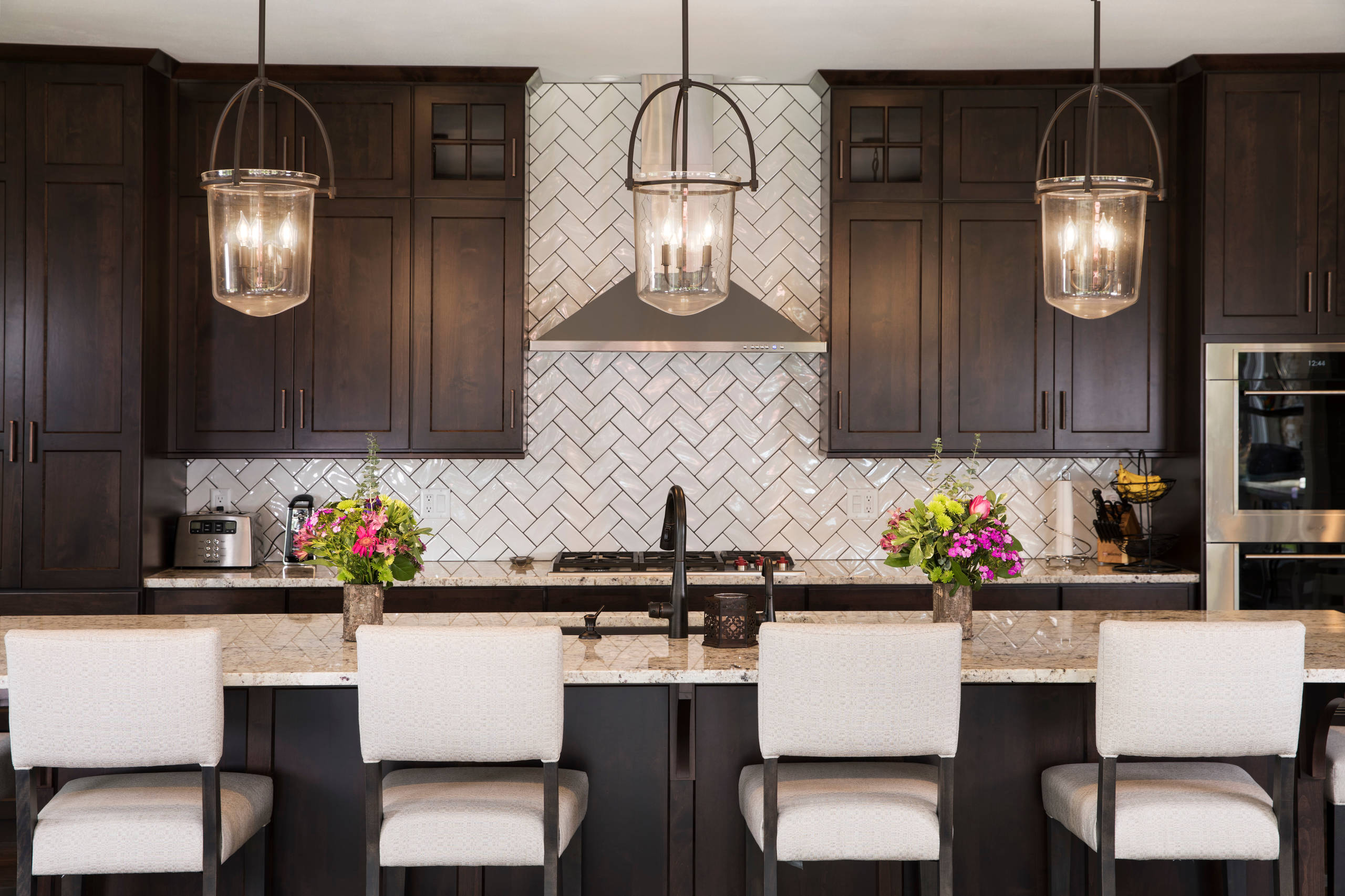 75 Beautiful Kitchen With Dark Wood Cabinets And Subway Tile Backsplash Pictures Ideas May 2021 Houzz