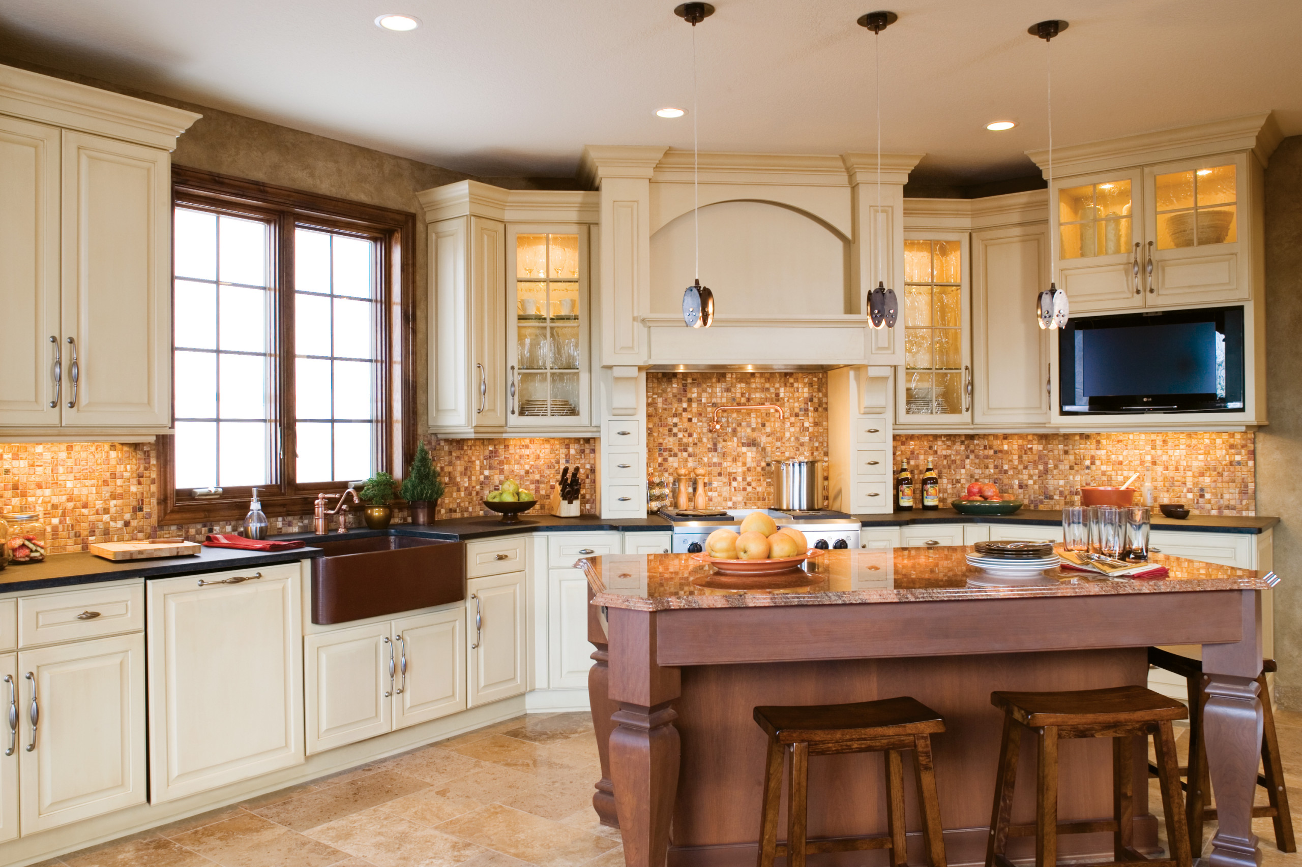 American classic cream colored luxury kitchen with fitted appliances Stock  Photo by ©iriana88w 121709840