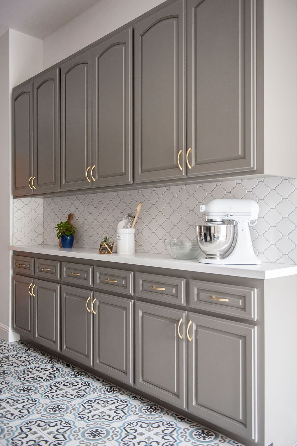 75 Small Kitchen with Raised-Panel Cabinets Ideas You'll Love - September,  2022 | Houzz