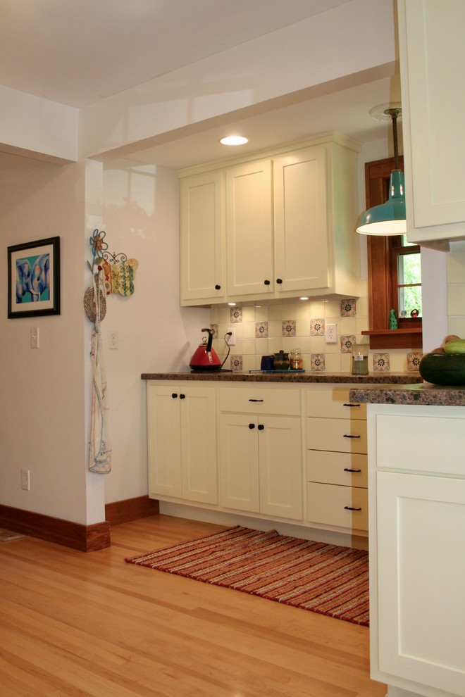 Dubuque Farmhouse Kitchen Remodel and Addition Country Kitchen Cedar Rapids by Julie