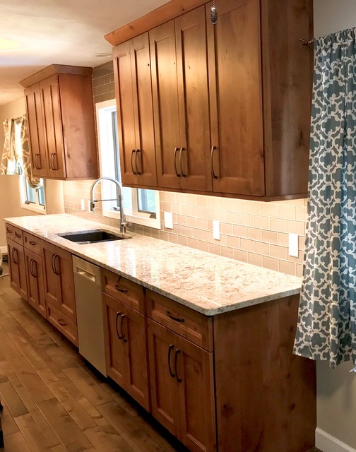 Dura Supreme Knotty Alder Butternut Romanix Granite Galley Kitchen Traditional