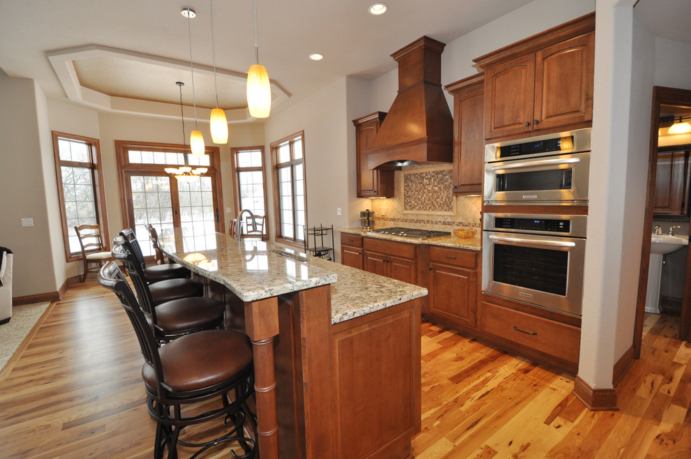 Eadon kitchen Traditional Kitchen Milwaukee by Victory Homes