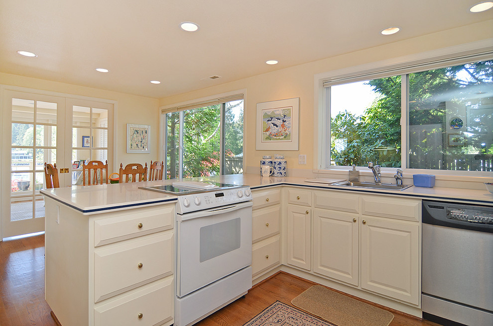 Eagle Harbor Condominium - Traditional - Kitchen - Seattle - by Ellin ...