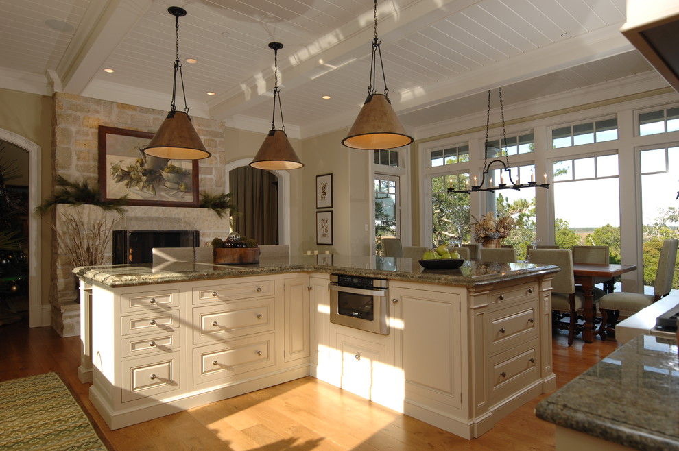 Inspiration for a timeless kitchen remodel in Charleston with granite countertops