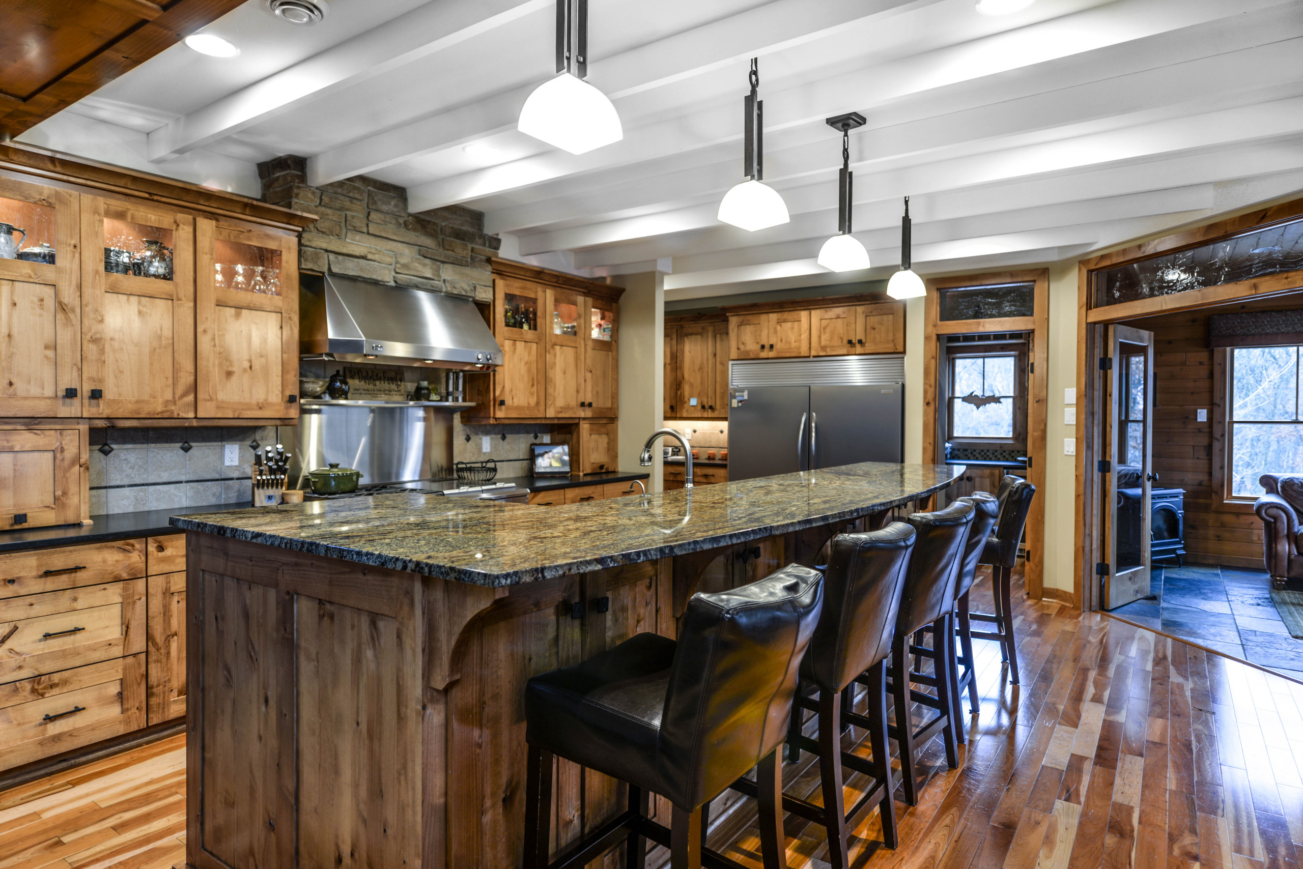 https://st.hzcdn.com/simgs/pictures/kitchens/eagles-landing-lodge-style-2-story-saint-augusta-mn-werschay-homes-img~c8b19e2906bce7a3_14-4598-1-0ad9a2f.jpg
