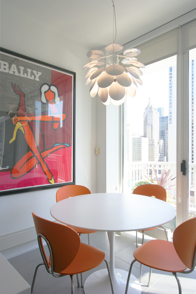 Mittelgroße Moderne Wohnküche mit Porzellan-Bodenfliesen in Chicago