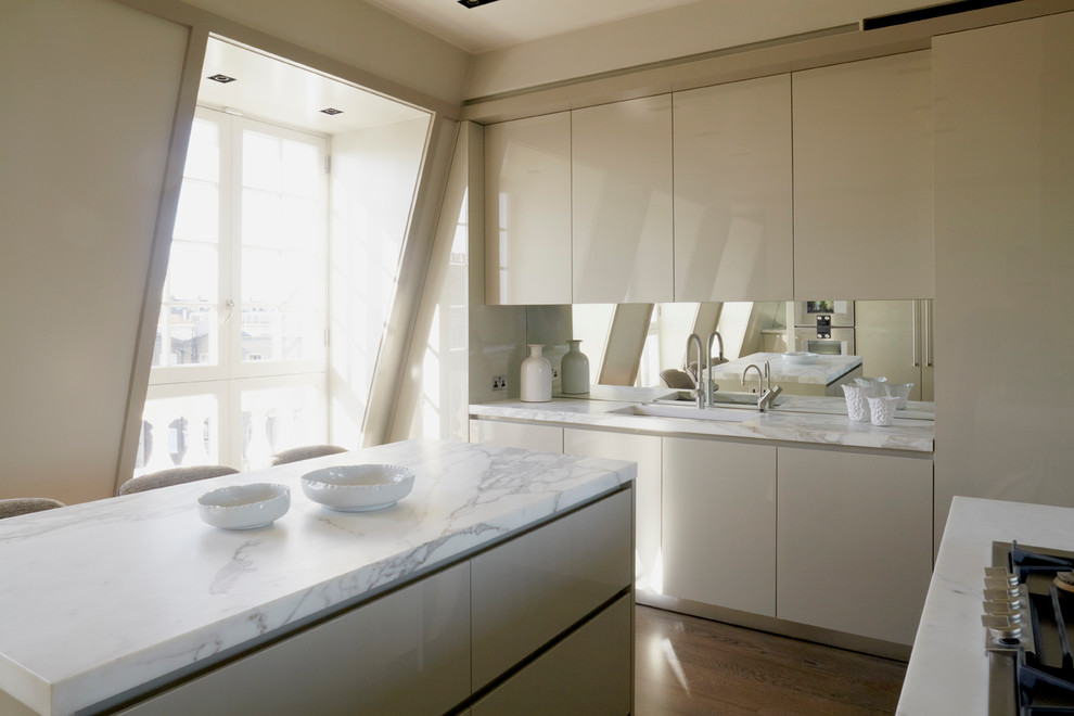 Photo of a contemporary kitchen in London.