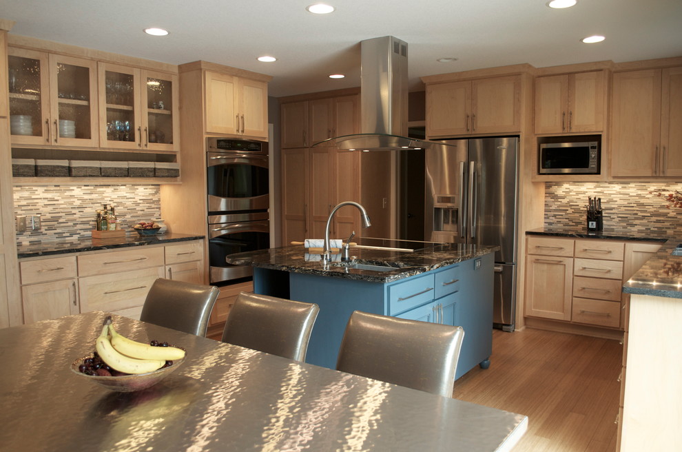 Example of an eclectic kitchen design in Minneapolis