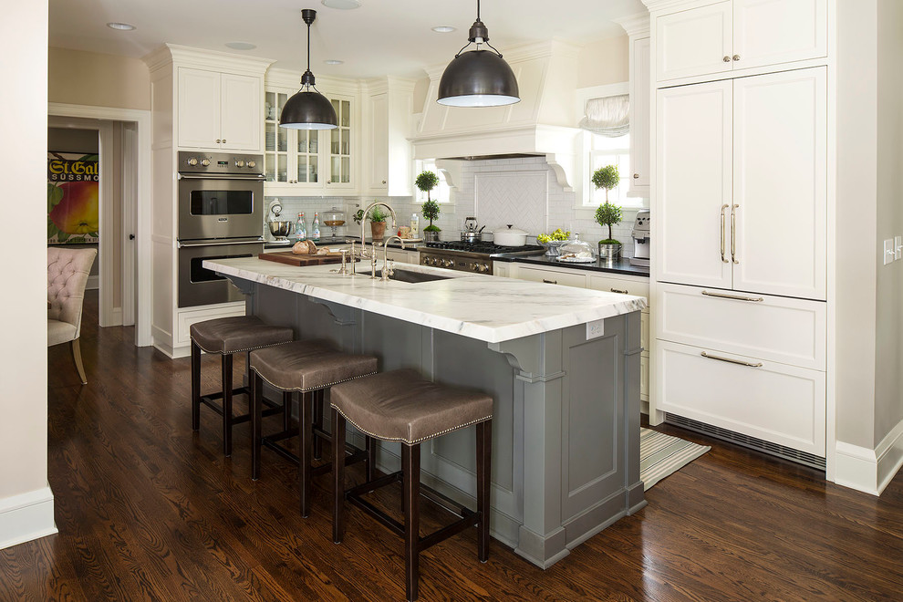 Kitchen - transitional kitchen idea in Minneapolis