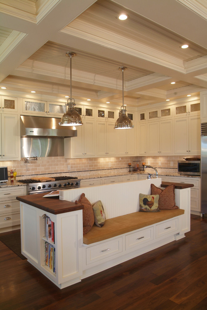 Photo of a traditional kitchen in Charlotte with stainless steel appliances.