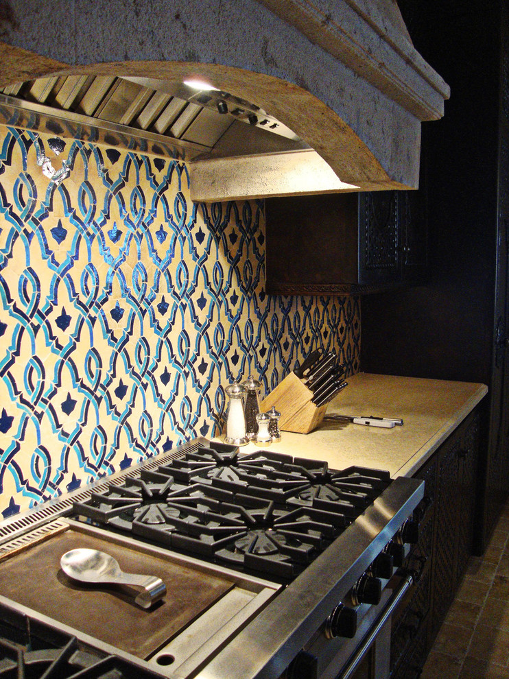 This is an example of a mediterranean kitchen in Mexico City.