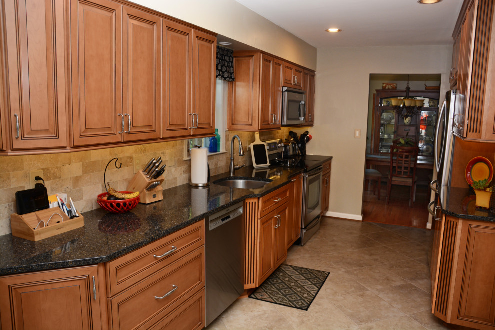 Eldersburg, MD Kitchen Dark Quartz Countertops Traditional Kitchen