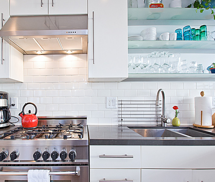 Inspiration for a contemporary kitchen remodel in Los Angeles