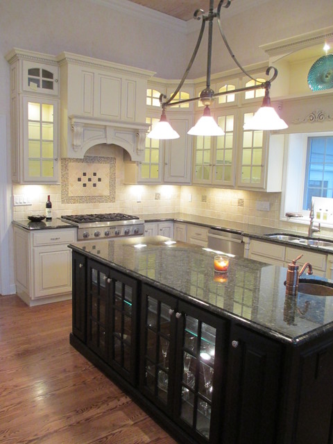 Elegant Black & White Kitchen - Traditional - Kitchen - St Louis - by ...
