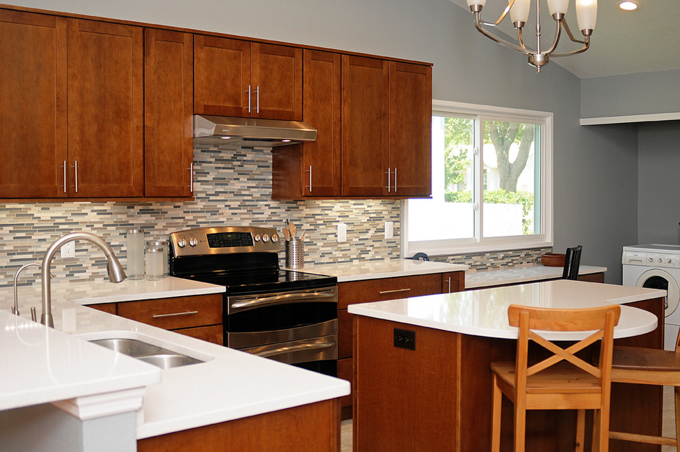 Example of a trendy kitchen design in Orlando