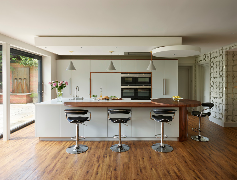 This is an example of a contemporary kitchen in Buckinghamshire.