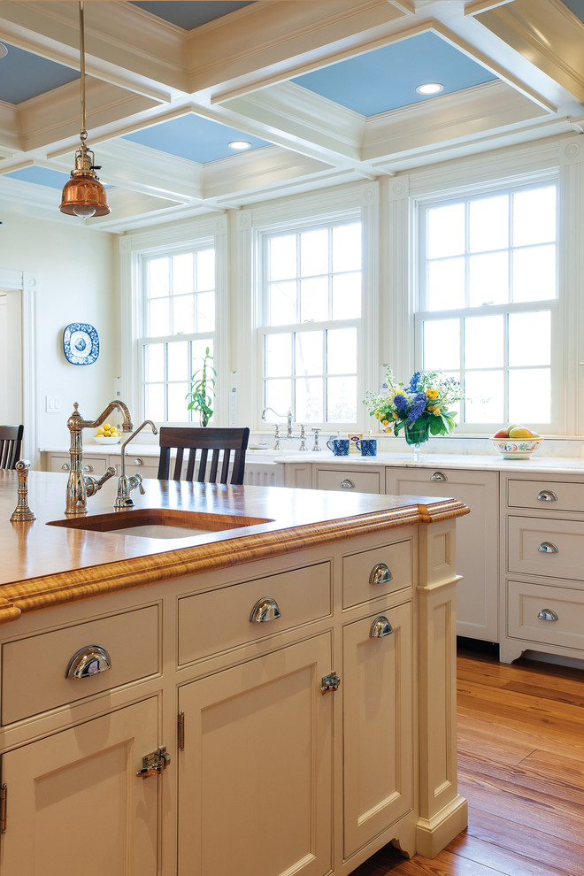 Farmhouse kitchen photo in Boston