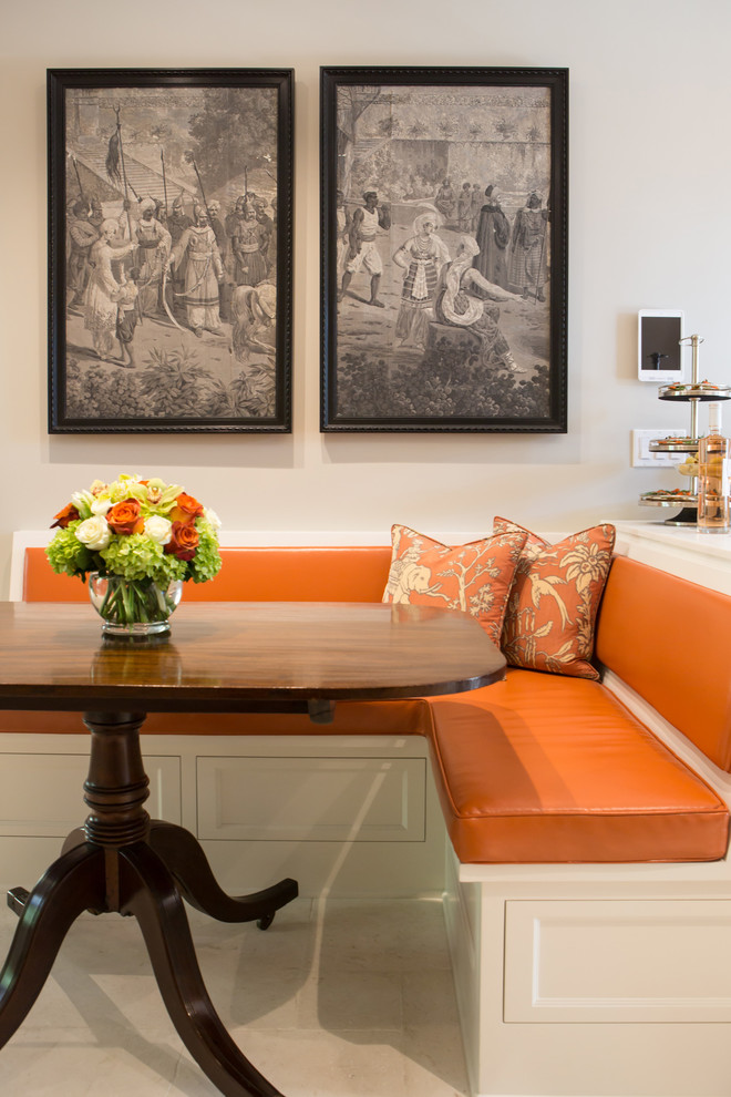 Example of a classic eat-in kitchen design in Los Angeles