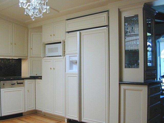 Elegant White Kitchen With Matching Ceiling Crc Builders Inc Img~8e51004805884b0c 4 0149 1 8e67065 