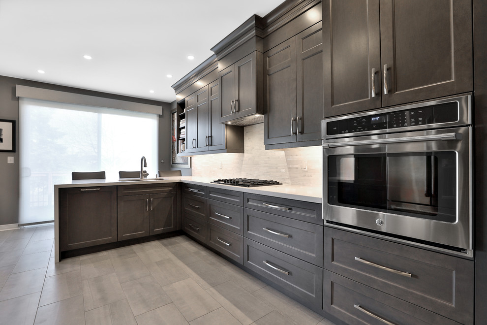 Elegantly Detailed Traditional Kitchen - Traditional - Kitchen