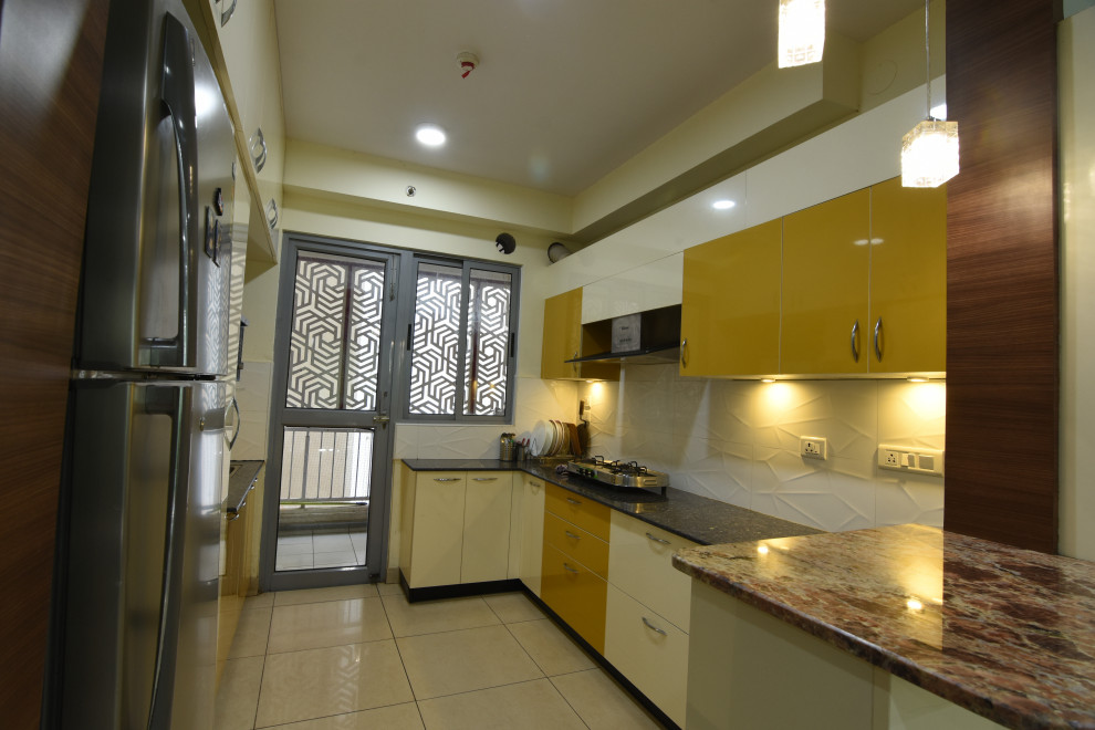 Example of a minimalist kitchen design in Bengaluru