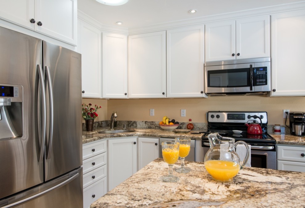 Encinitas, California Small Kitchen Design - Traditional - Kitchen